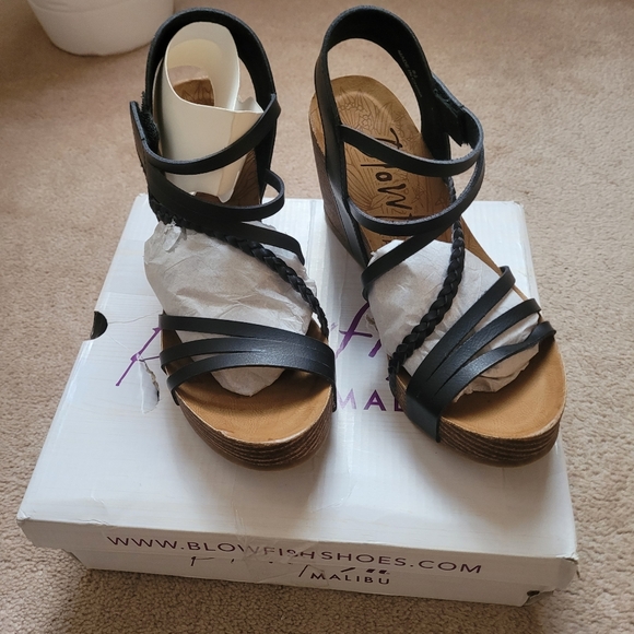 Ladies Wedge Sandals - Picture 8 of 9